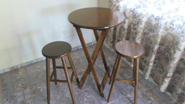 Conjunto Bistrô Dobrável com 2 bancos alto 70 cm