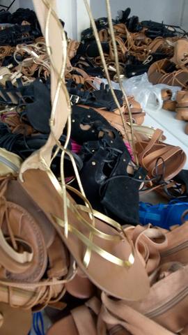 Venha conferir é nesse sábado peças a 1.00 e lindos sapatos novos 5.00 - Foto 4