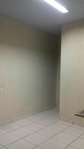 Aluga-se apartamento