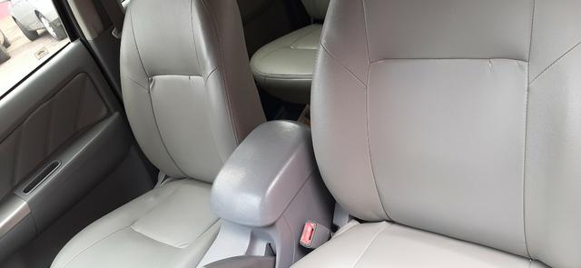 Hilux 2010/2011 super conservada baixei p vender Rapido - Foto 6