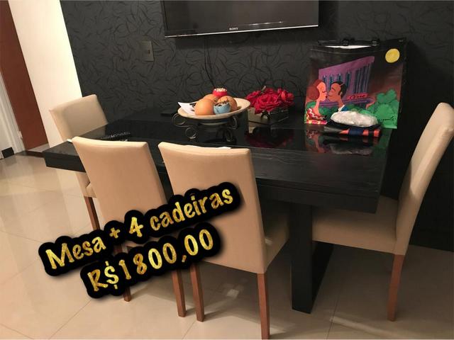 Mesa 100% Carvalho + 4 cadeiras