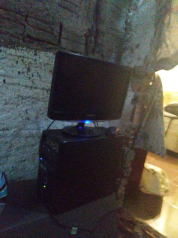 É um computador, 2giga ddr 3 - Foto 2