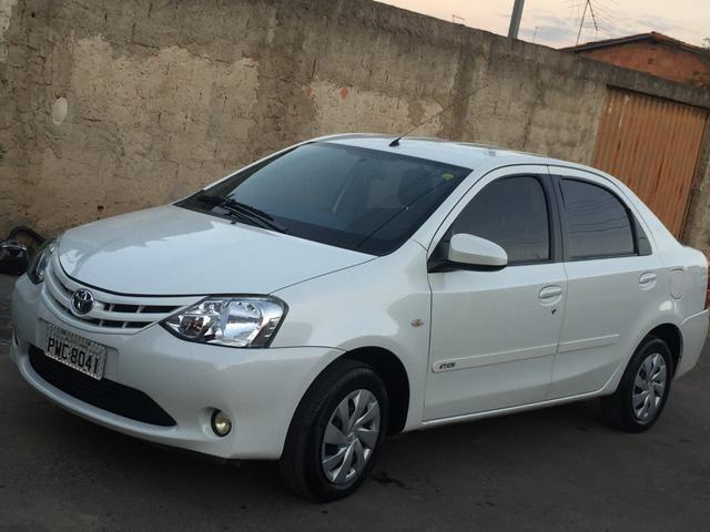 Toyota Etios sedan 1.5 XS - Foto 2