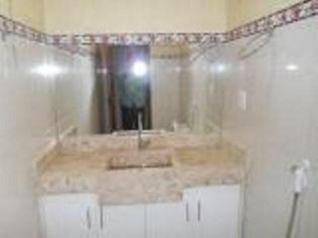Vende-se imóvel com 2 casas geminadas - Foto 16