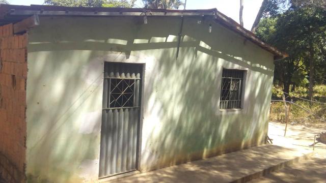 Vendo ou troco casa