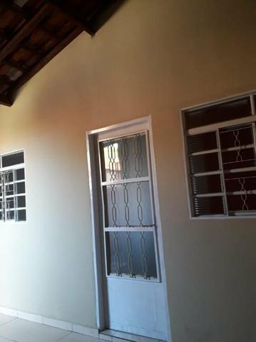 Aluga se casa 1 quarto,sala,cozinha,banheiro,lavanderia e área - Foto 2