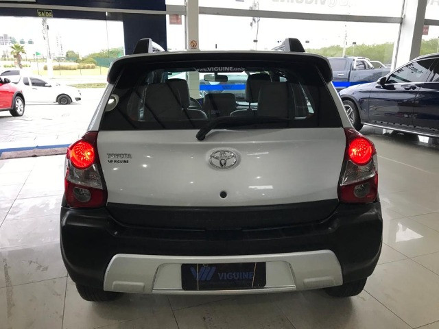 Toyota Etios Cross 1.6 2017 - Foto 8