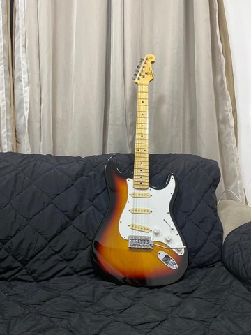 Guitarra stratocaster SX SST57 Tunada