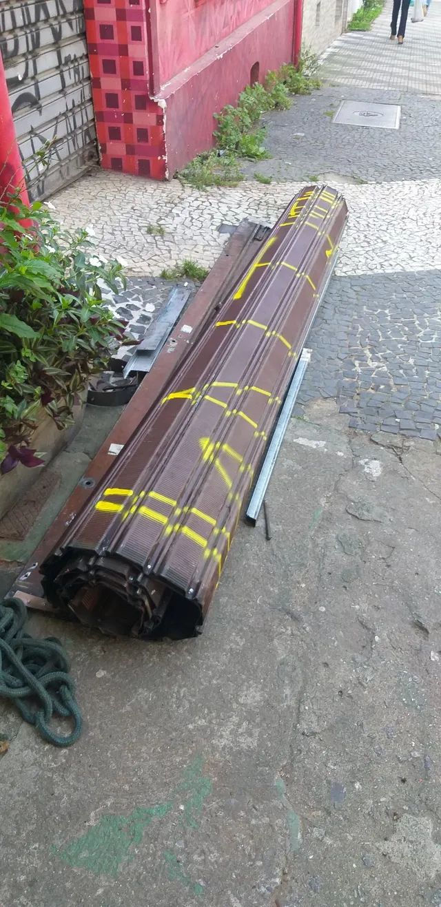 Cinta lateral da porta de aço - Mão de obra para troca - Vale e litoral norte. - Foto 3