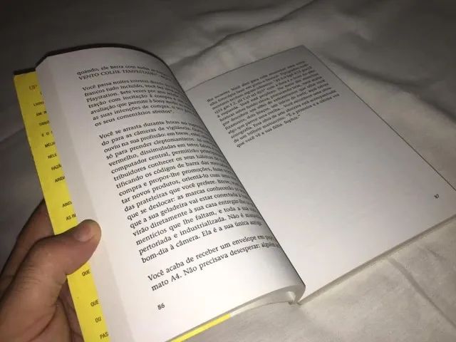 Livro 29,99 Frédéric Beigbeder usado bom estado  - Foto 2