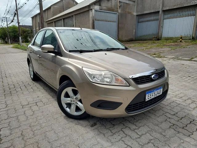Ford Focus Sedan GLX 2009 - baixa km - único dono - cor rara