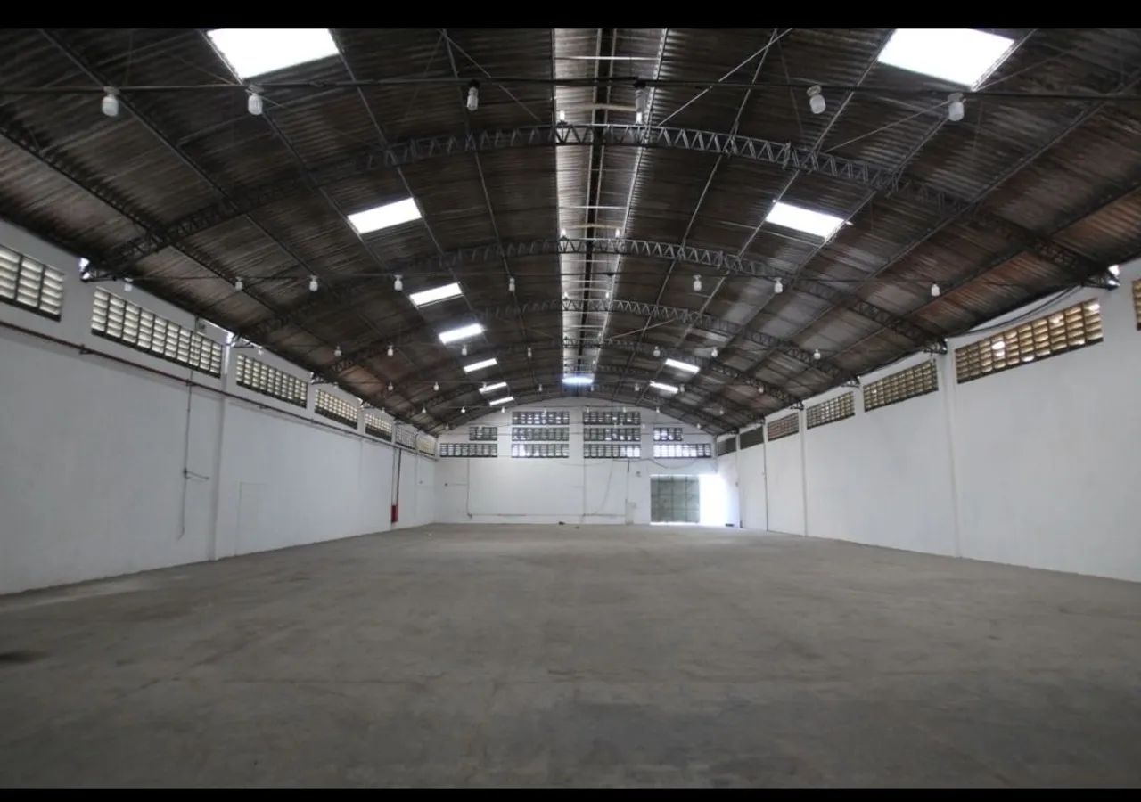 Alugo galpão, com docas e ampla área de manobra  - Foto 7