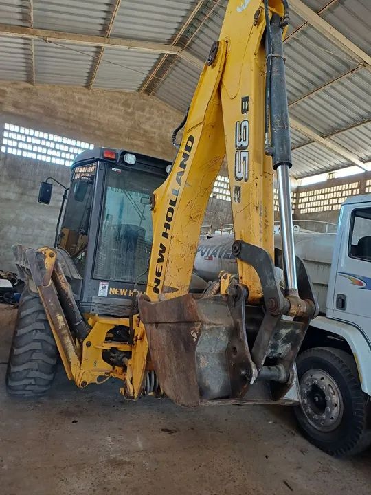 Retro escavadera new holland 95B