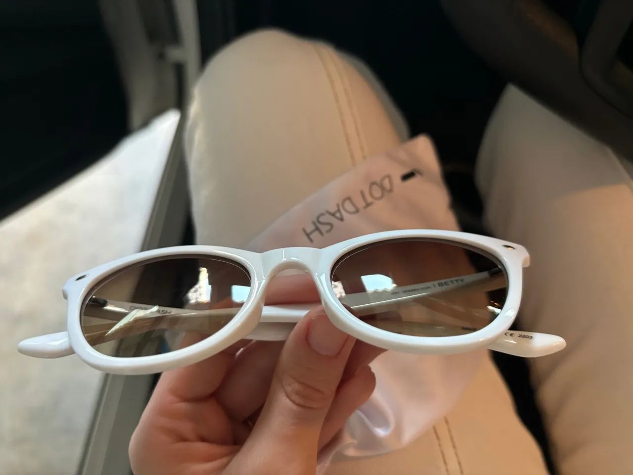 Óculos de Sol marca Dot Dash - Foto 5