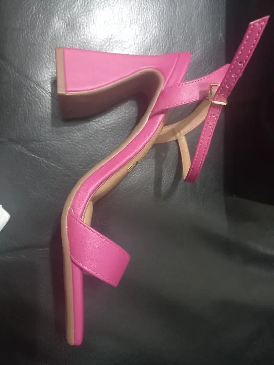 Sandália lisa rosa escuro Vizzano salto10 ,5cm TAM 35