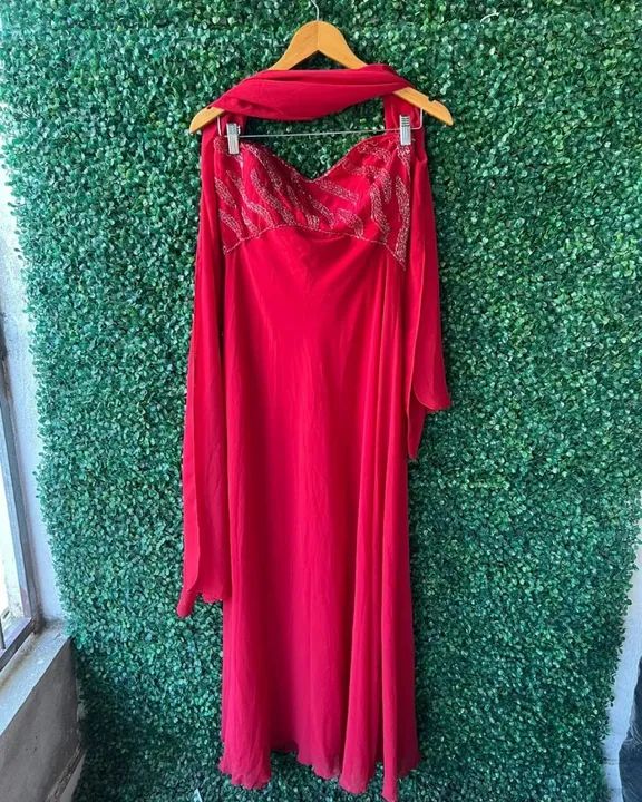 VESTIDO DE FESTA COM ECHARPE