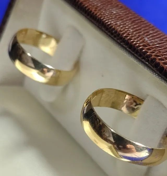 Alianças 4 mm Larga 4.50 Gramas Maciça Ouro 18 Kilates - Foto 3