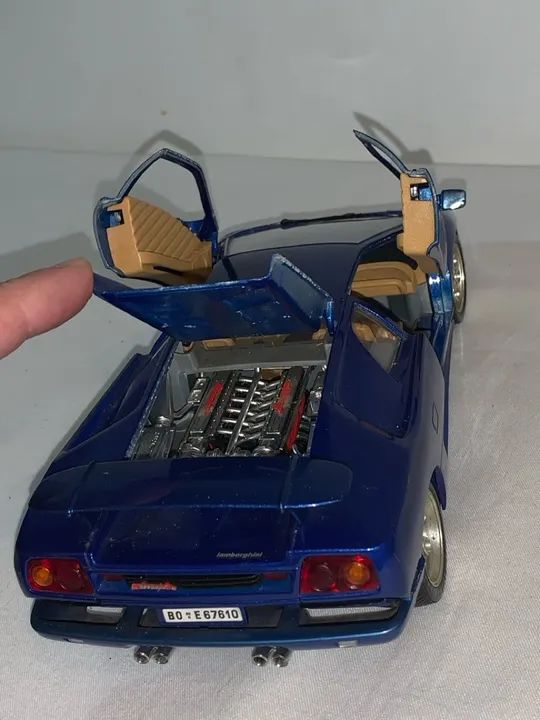 Lamborghini Diablo 1/18 Escala azul Bburago Mare In Italy Ler Descrição  - Foto 4