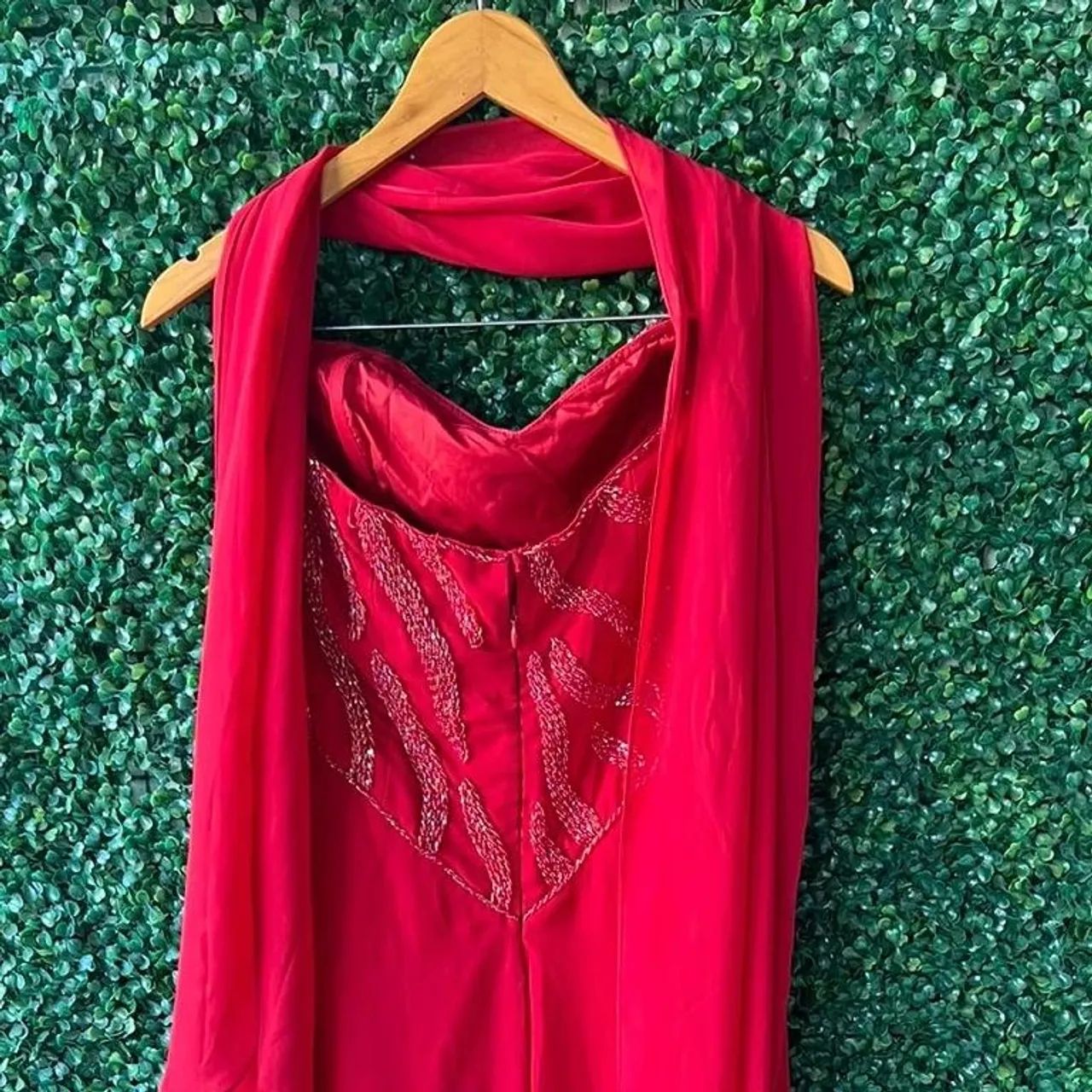 VESTIDO DE FESTA COM ECHARPE - Foto 4