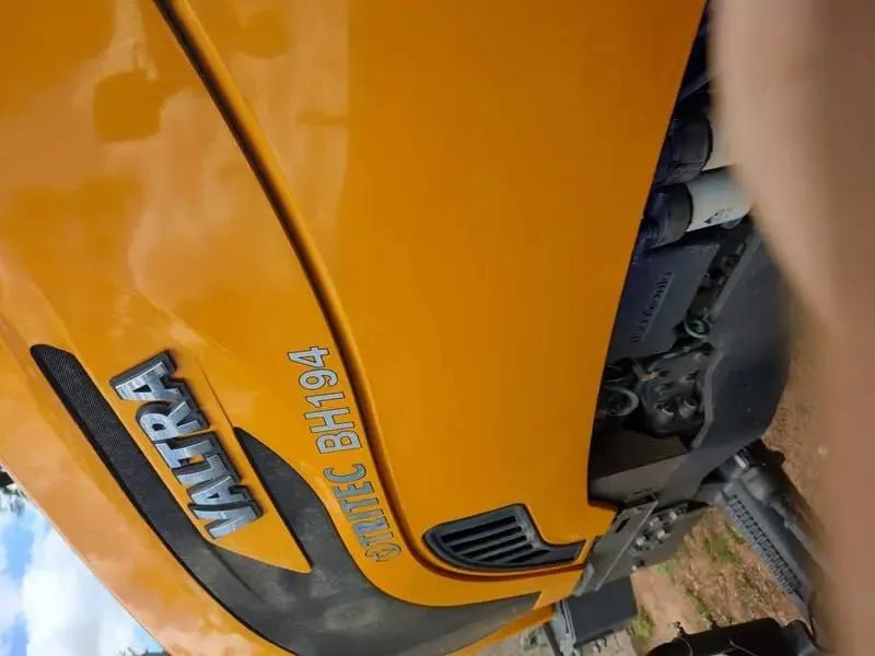 Trator Valtra BH 194 4x4 - Foto 3