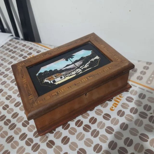 Caixa antiga em madeira de lei maciça marchetada 22cm x 15cm - Foto 4