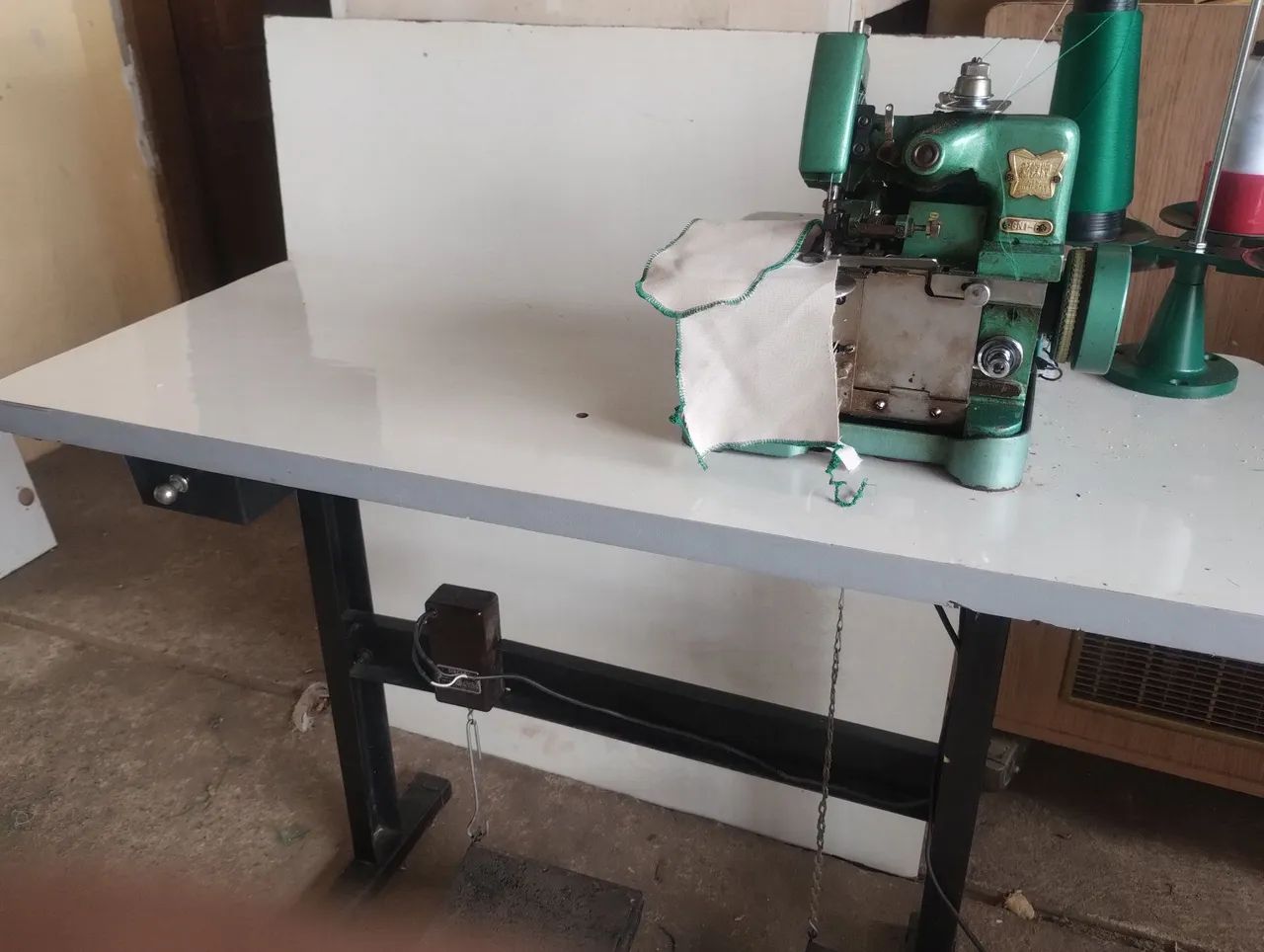 Máquina de Overlock Industrial