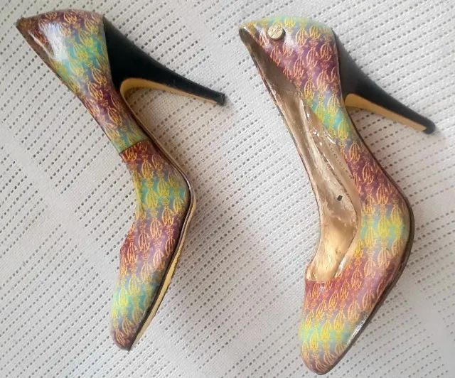 Lindo e Exclusivo modelo Original Importado salto 7 agulha Christian Audigier