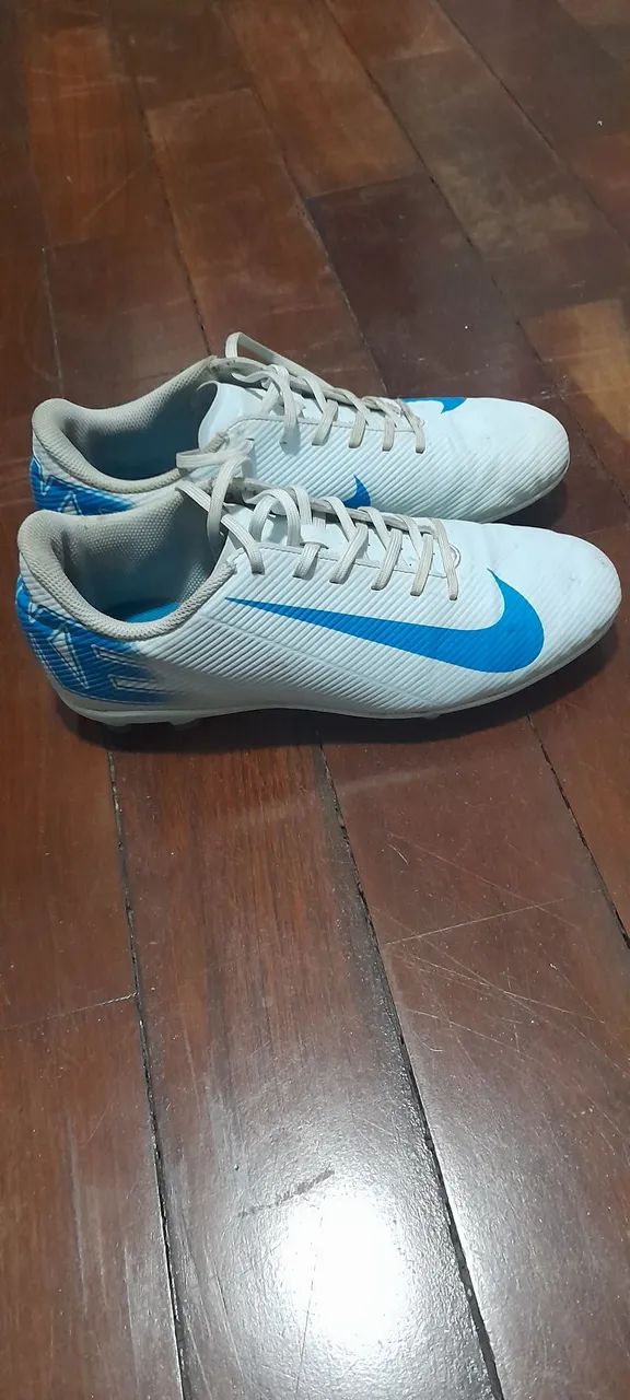 Chuteira nike mercurial campo