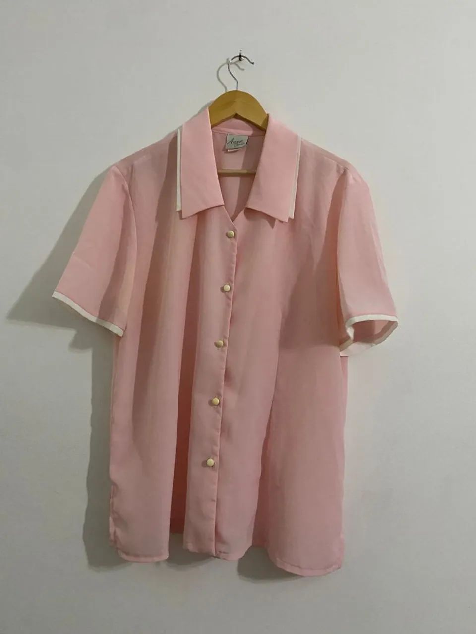 Camisa rosa. 