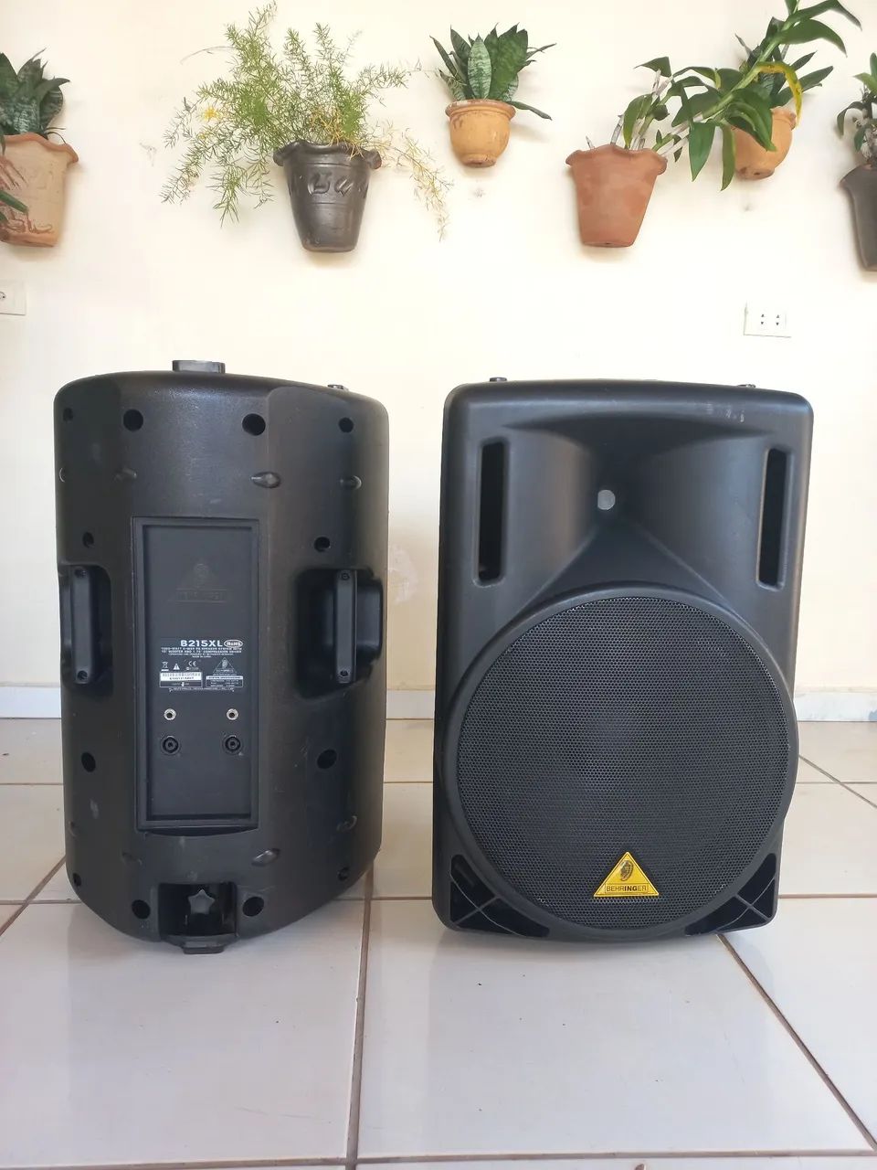 Caixa de Som Behringer B215XL - Foto 4