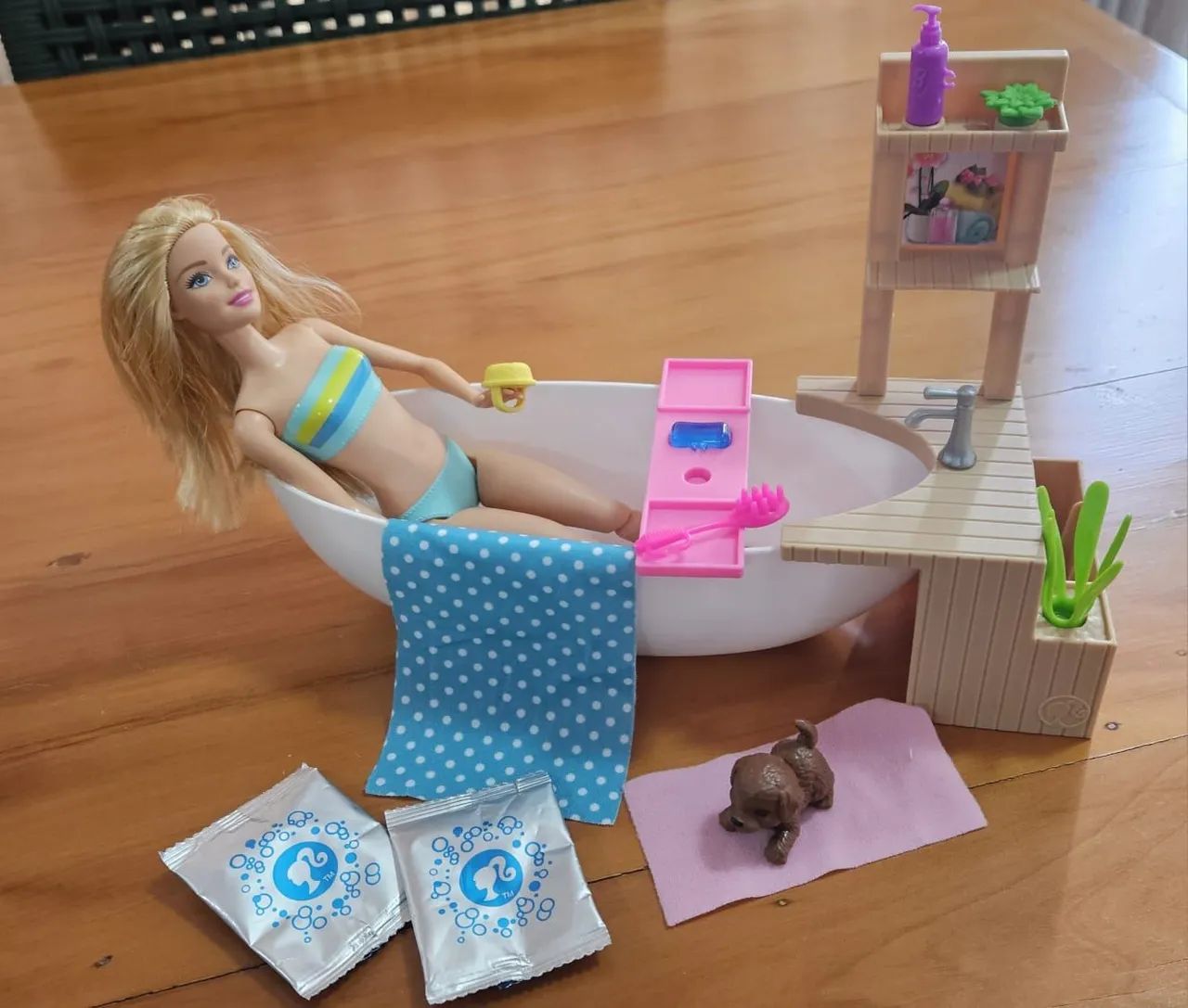 Vendo Barbie Banho de Espuma  - Foto 3