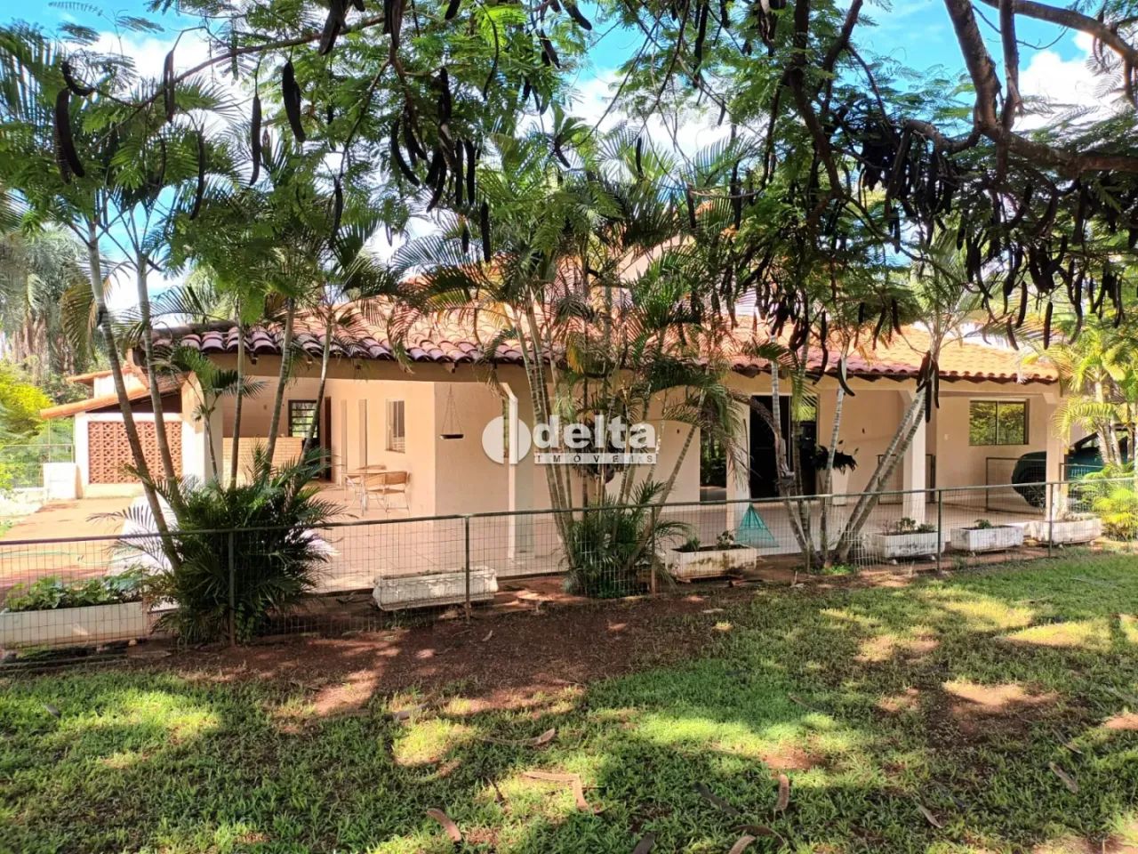 Casa no condomínio Morada do Sol disponível para venda em Uberlândia-MG