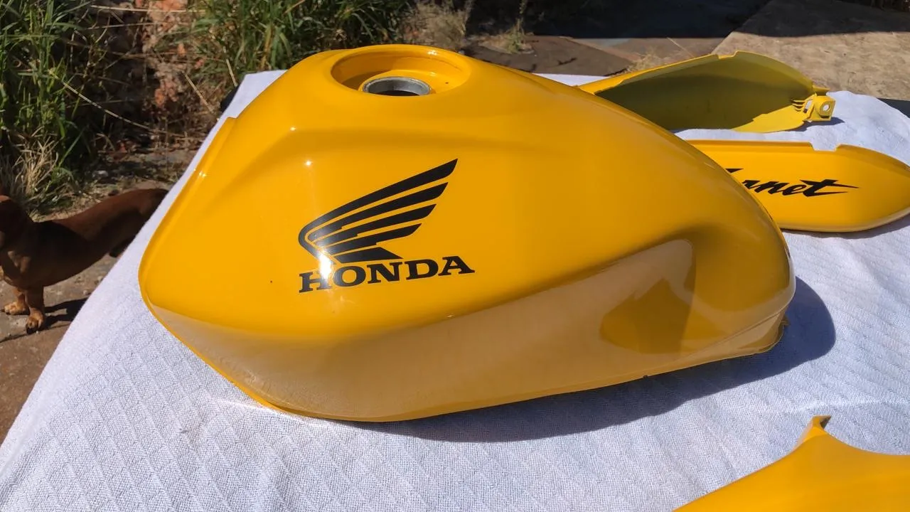 Tanque de Combustível Honda Hornet Amarelo
