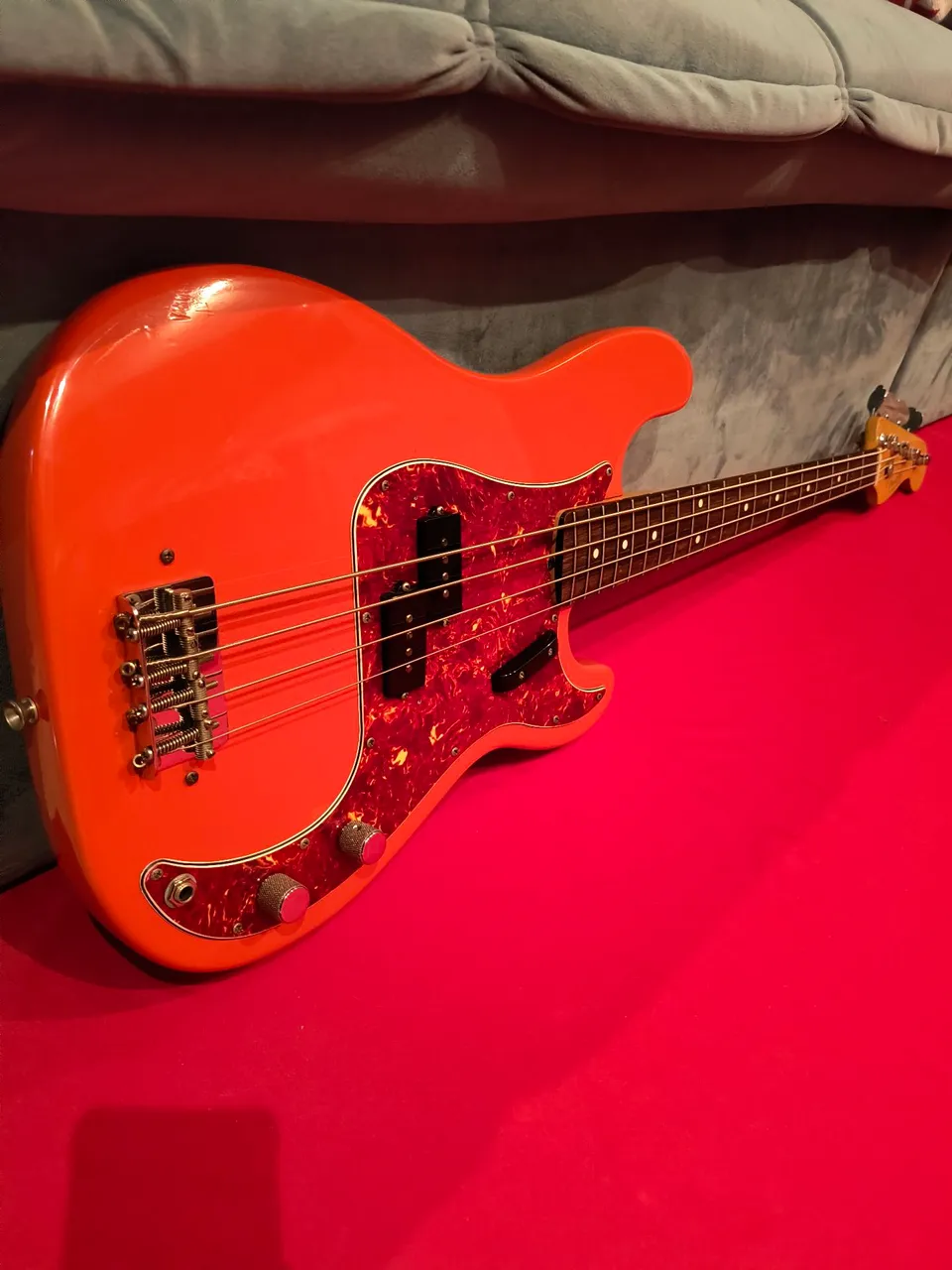 Baixo Elétrico Laranja Vintage