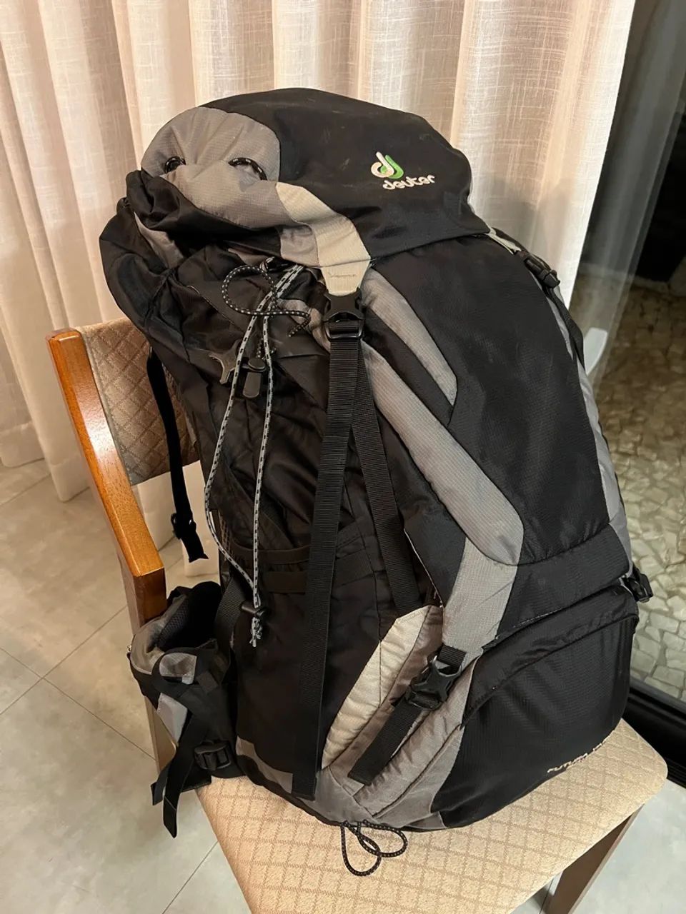 Mochila Deuter Futura Vario 50+10 - Foto 2