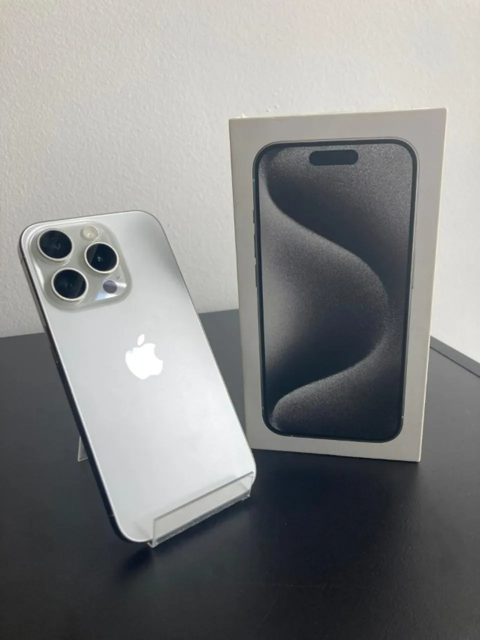 iPhone 15 Pro 256GB Titânio Branco Seminovo-3 meses de garantia-Retire em loja