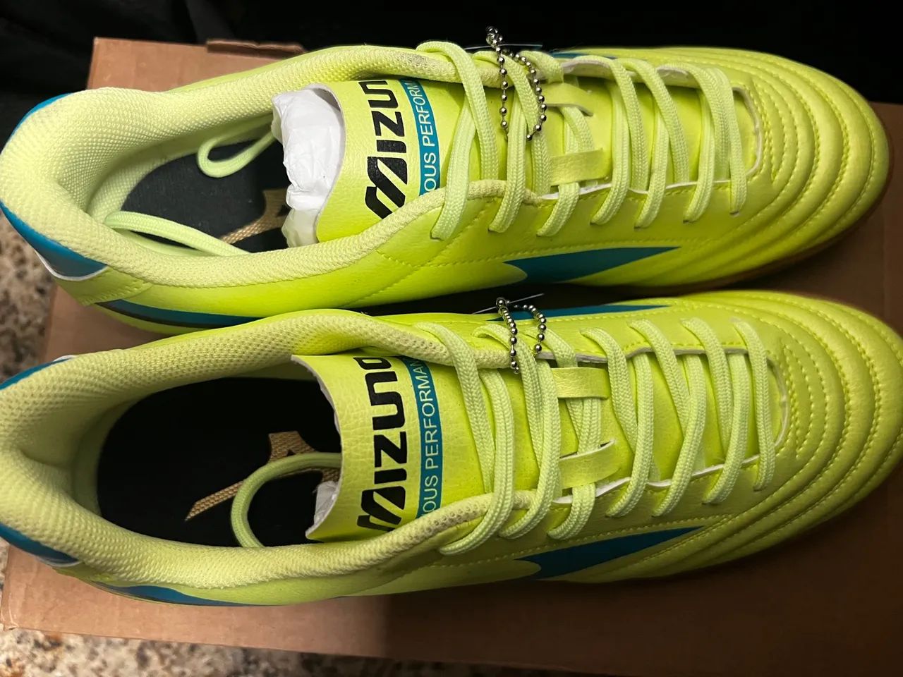Chuteiras Mizuno - Tamanho 41 - Futsal