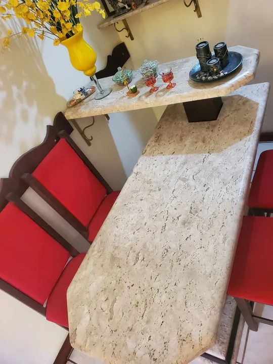 Mesa de Jantar, em granito bege bahia com 4 Cadeiras+ Rack e mini Bar - Foto 4