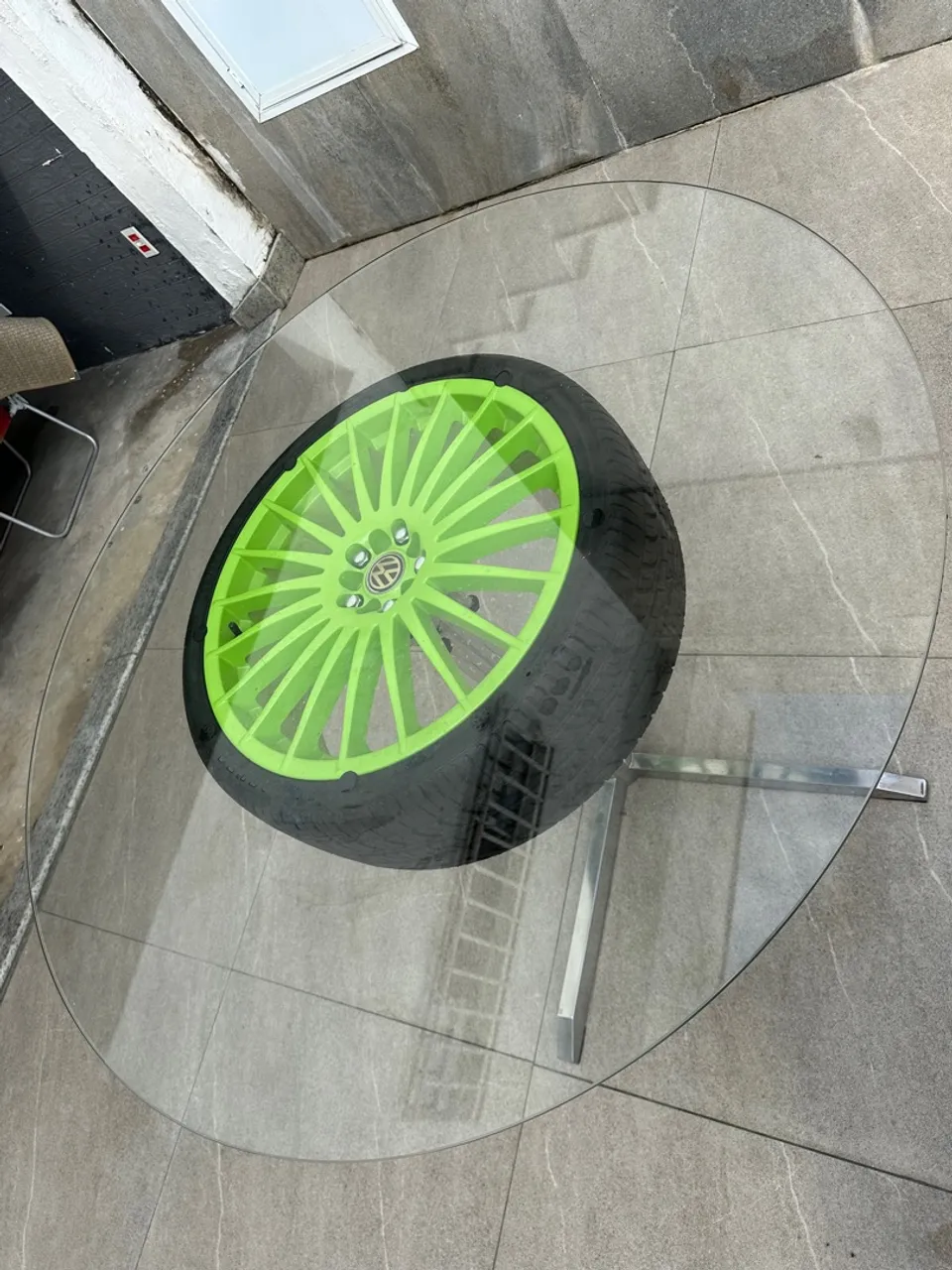 Mesa estilo roda