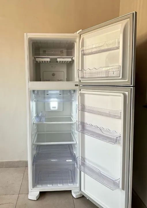 Geladeira Electrolux DFN41 Frost Free  - Foto 5