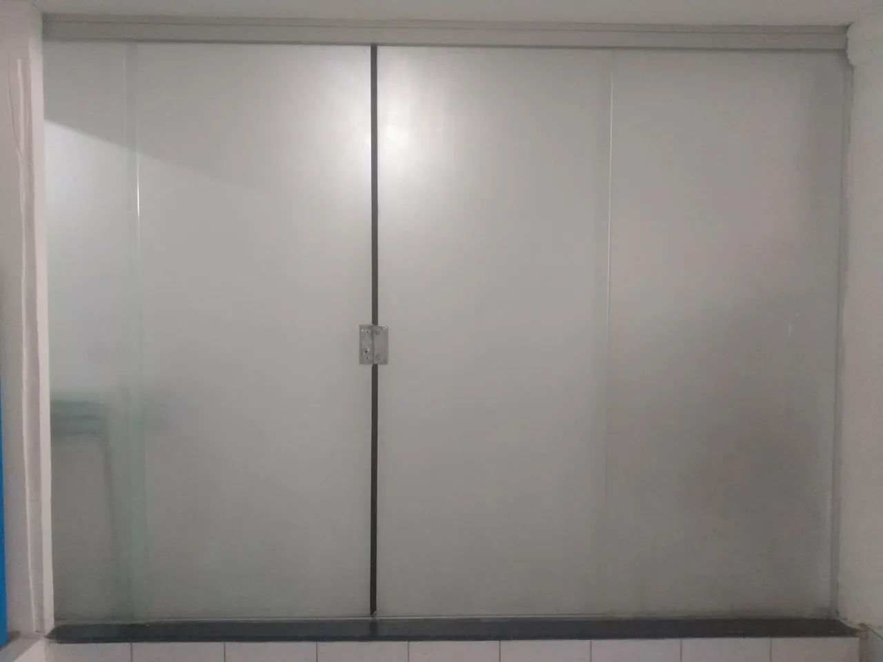 manutenção em portas e janelas  de vidro - Foto 2