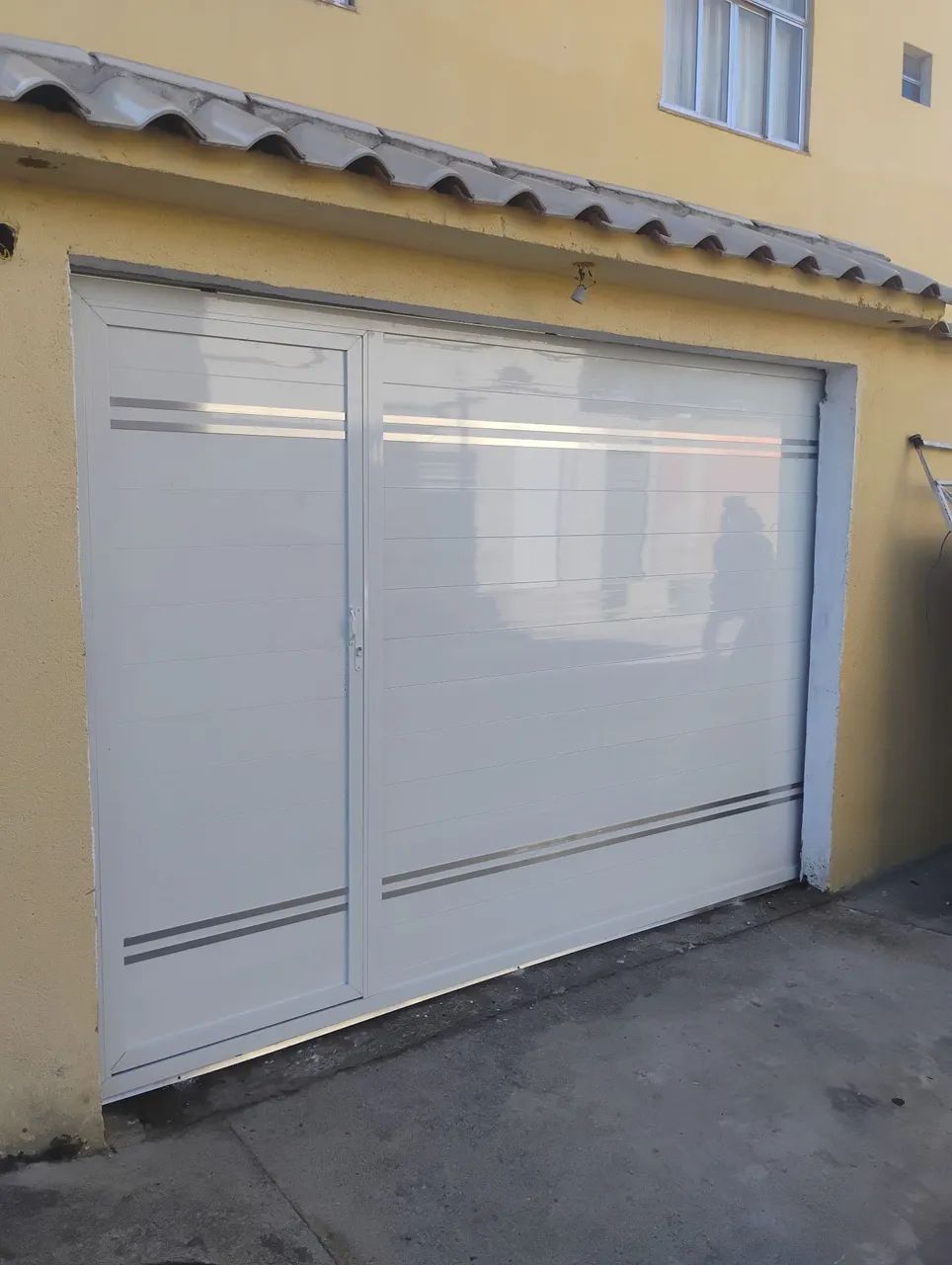 Portão de alumínio todos os tamanhos e modelos trabalhamos com portão  preto e branco  - Foto 2