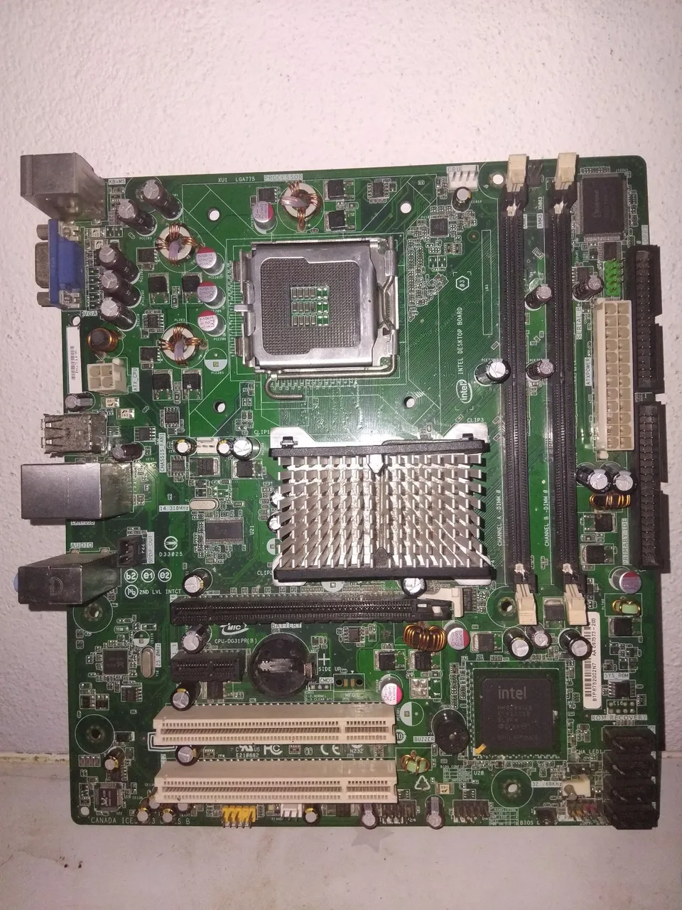 Placa Mãe Intel funcionando com detalhe (Socket LGA 775 Modelo DG31PR)