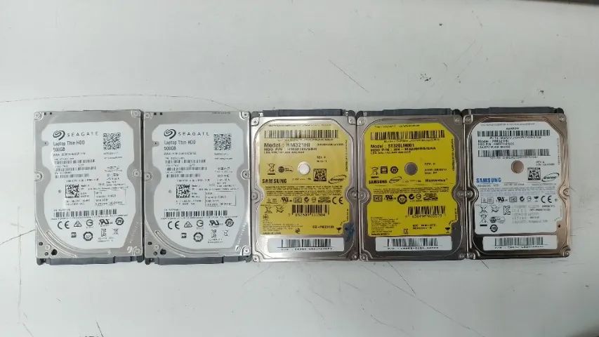 LOTE 2 HDs 500gb Seagate laptop thin + 3 HDs 320gb Samsung 