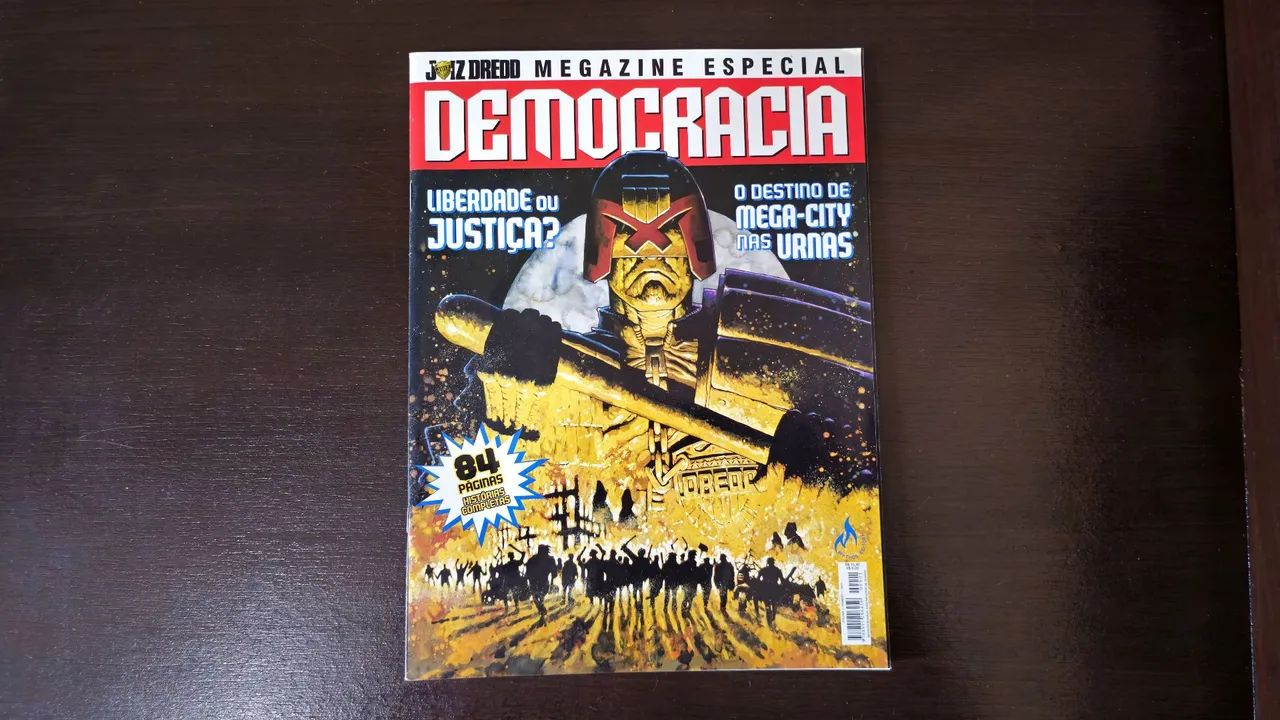 Juiz Dredd Megazine Especial - Democracia - HQ Mythos - Livros e