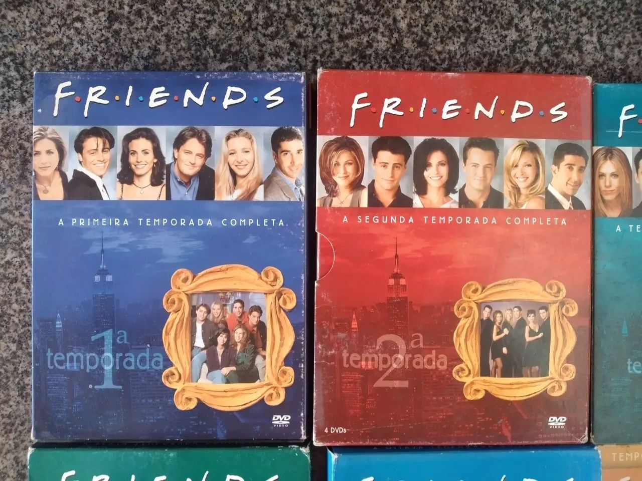 Lote com 7 box de DVDs friends por 30,00  - Foto 5