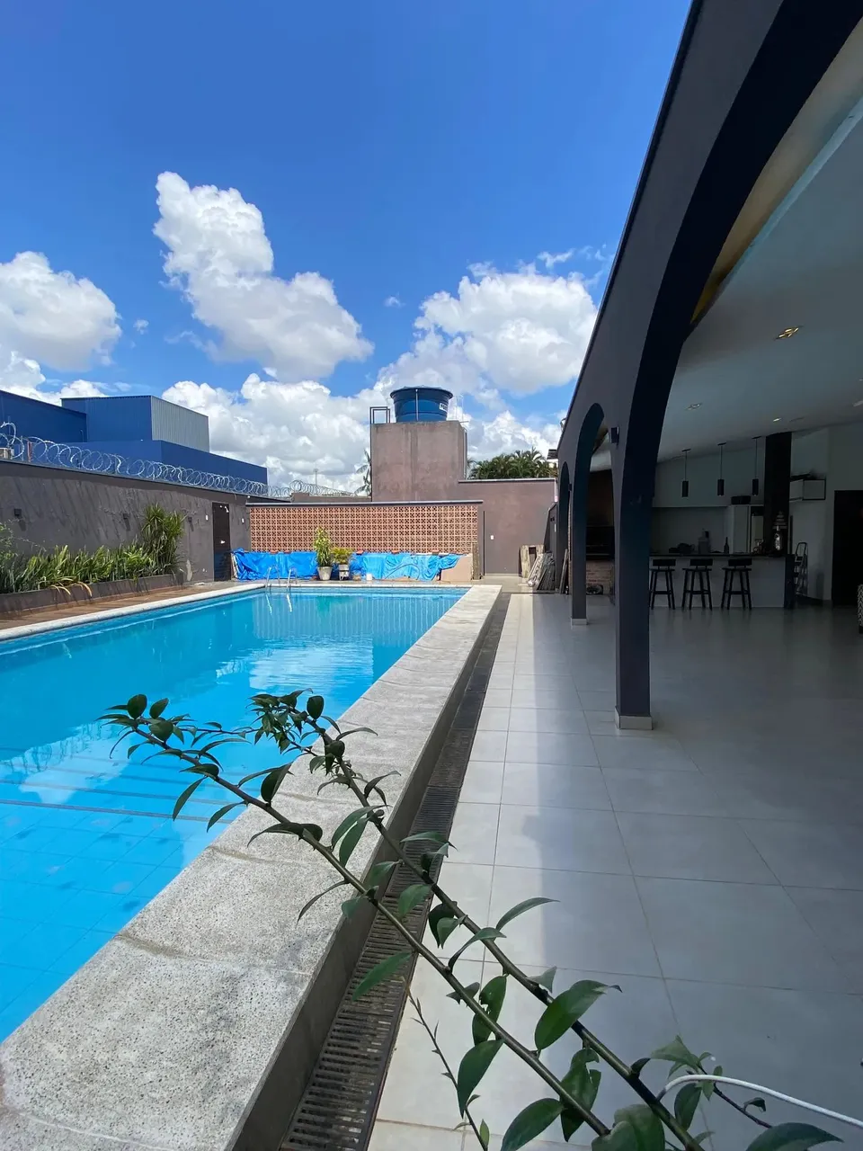 Casa com 3 suítes e 1 espaço para escritório para Locação no bairro Bosque em Rio Branco,