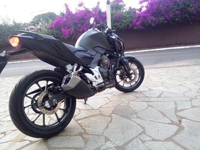 Honda CB 300f ano 2023 - Foto 2
