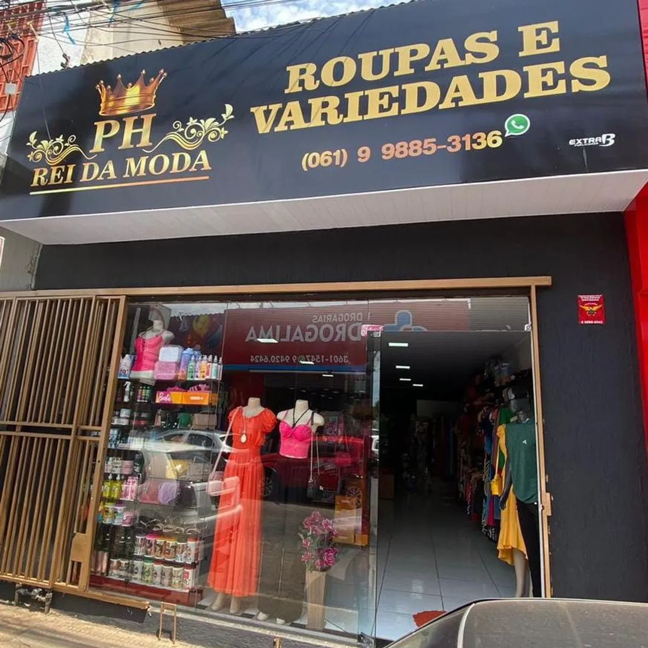 Vendo loja montada completa com roupas,acessórios,cosméticos e muito mais.