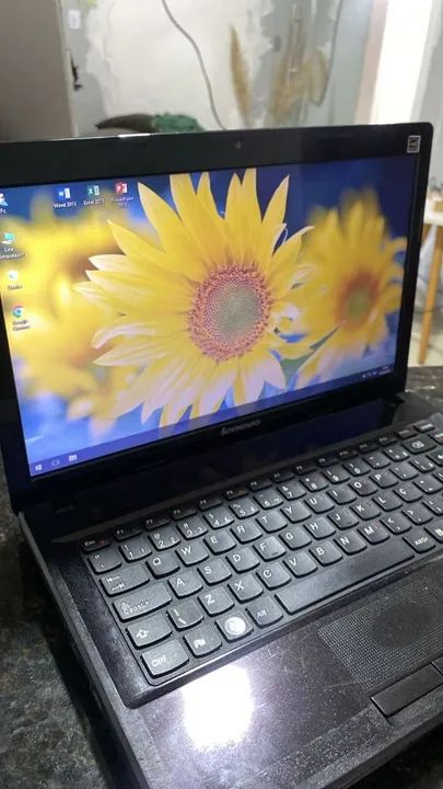 Notebook Lenovo com tela de alta resolução